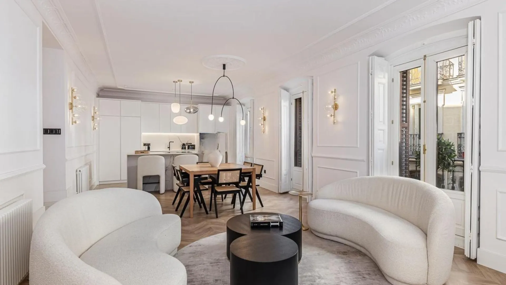 Exclusive Aristocrat Style Apartment Rome