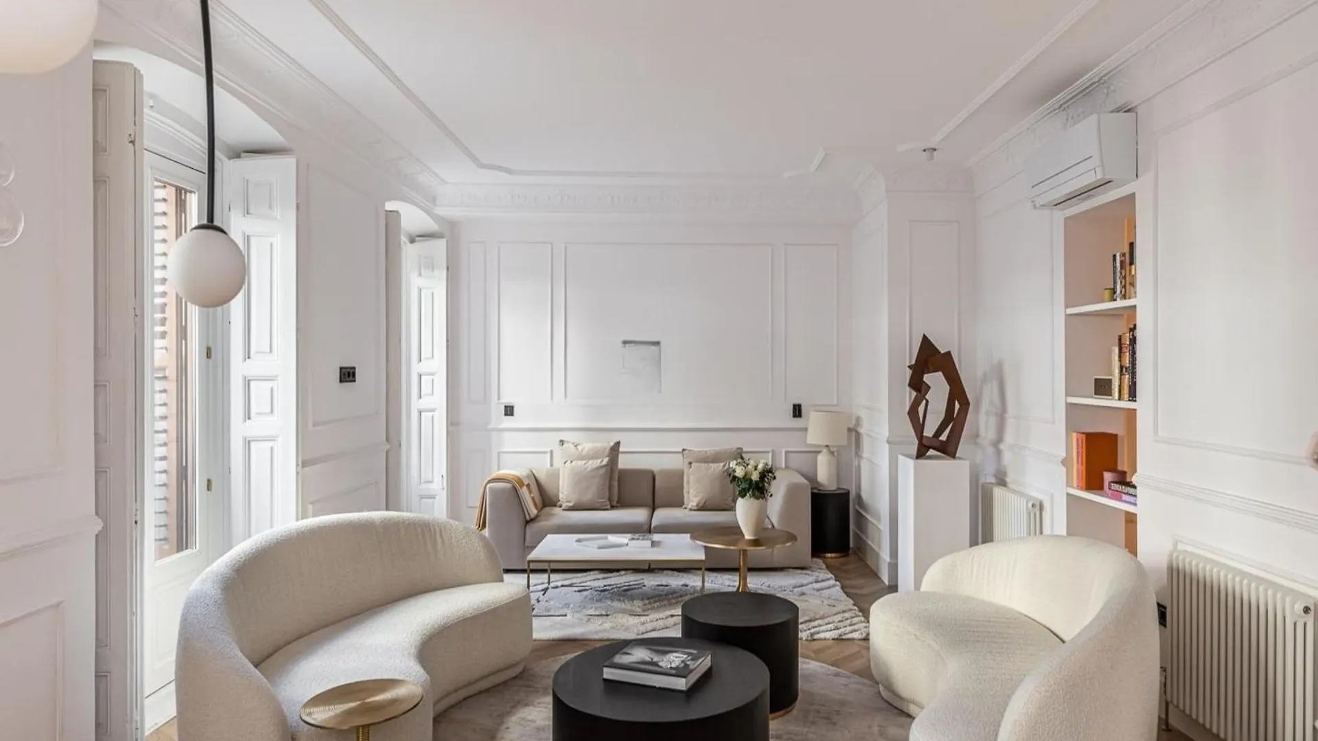 Exclusive Aristocrat Style Apartment Rome