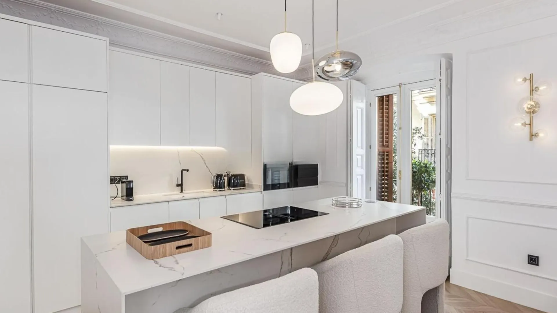 Exclusive Aristocrat Style Apartment Rome
