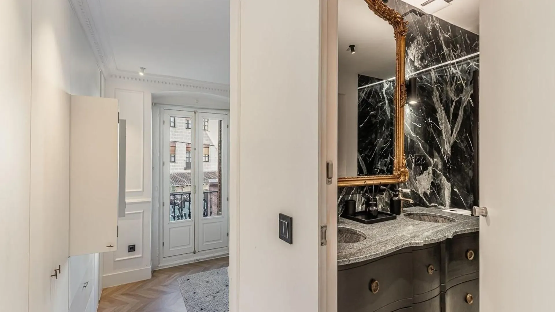Exclusive Aristocrat Style Apartment Rome Italy