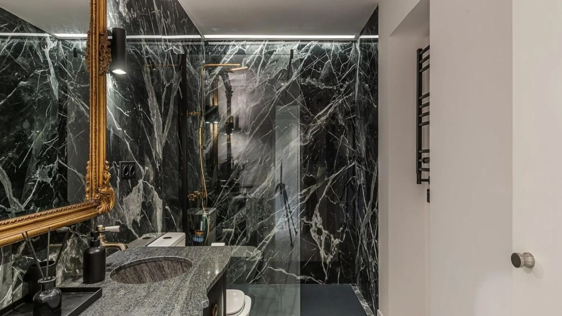 Exclusive Aristocrat Style Apartment Rome