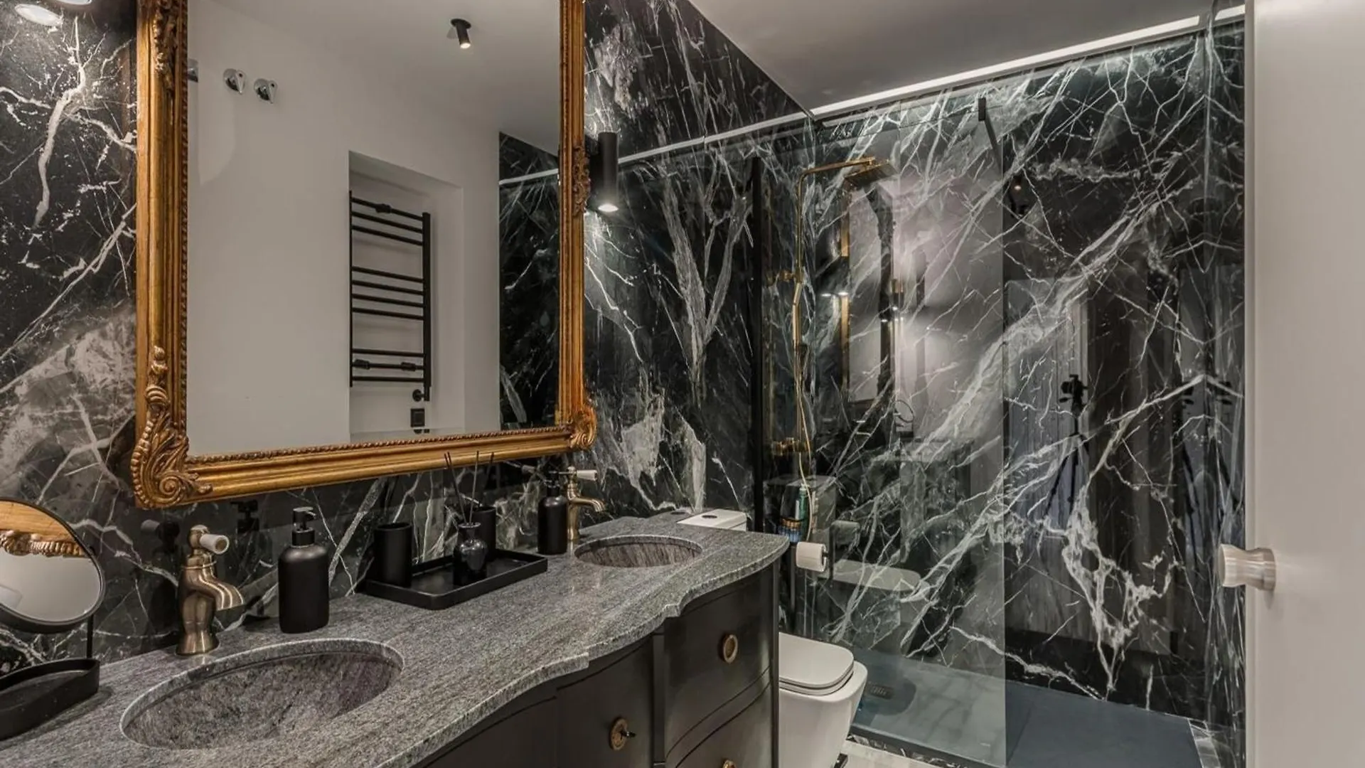 Exclusive Aristocrat Style Apartment Rome